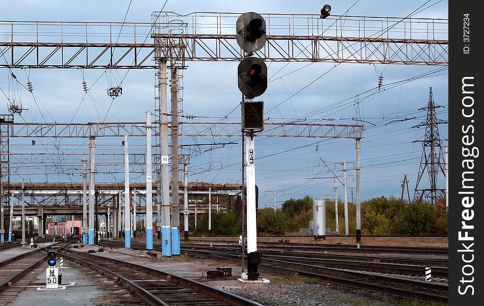 Traffic light beside station Pavlodar. Departure city. More to the left in daleke it is visible to depot. Traffic light beside station Pavlodar. Departure city. More to the left in daleke it is visible to depot.