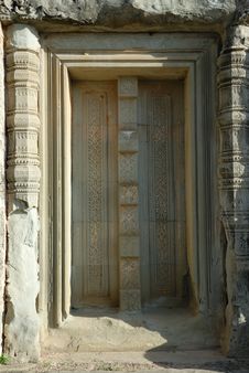 Stone Door In Angkor, Cambodia Royalty Free Stock Photos Stone Door In Angkor, Cambodia Royalty Free Stock Photos