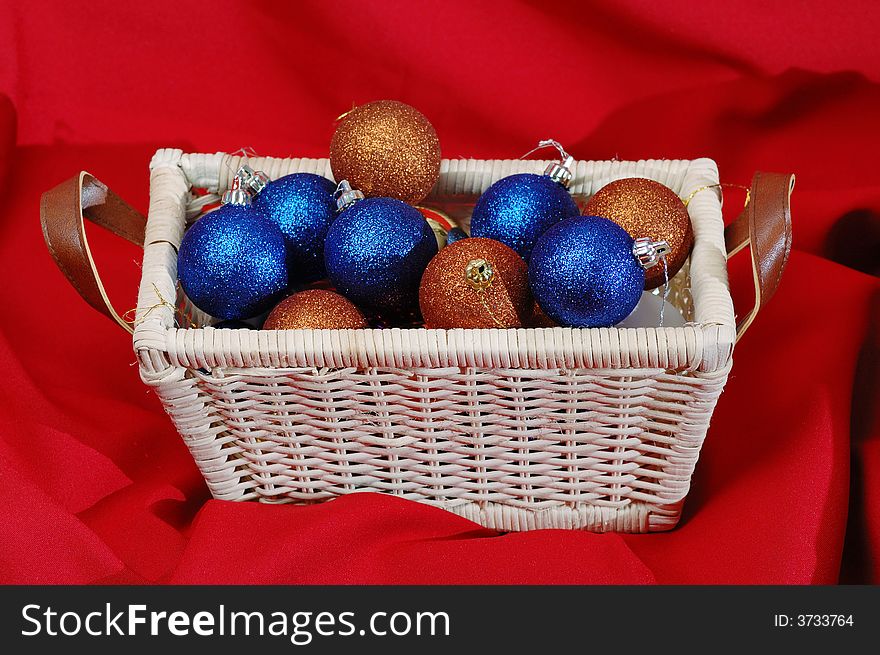 Basket with Christmas decorations