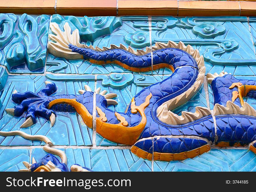 Photo of famous chinese dragon wall