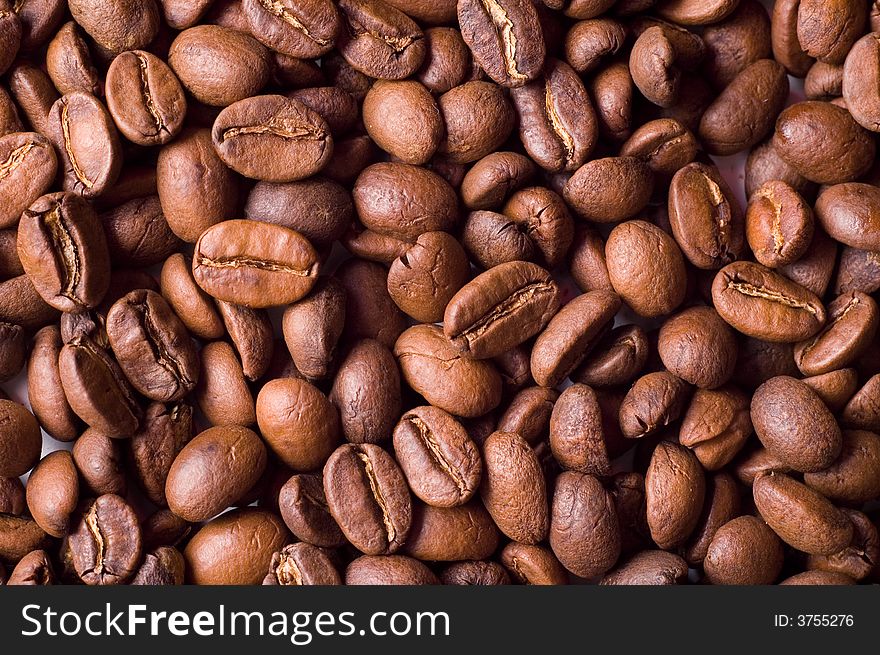Loose natural grains of coffee