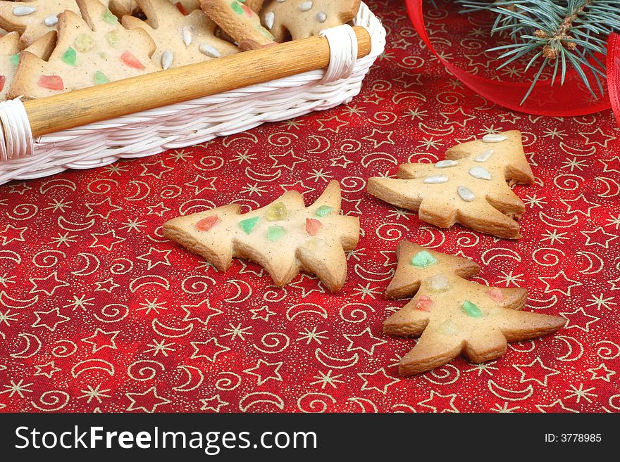 Gingerbread cookies- colorful trees and basket