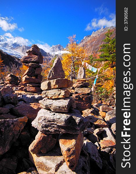 The rocks were piled by Tibetan for praying. The rocks were piled by Tibetan for praying.