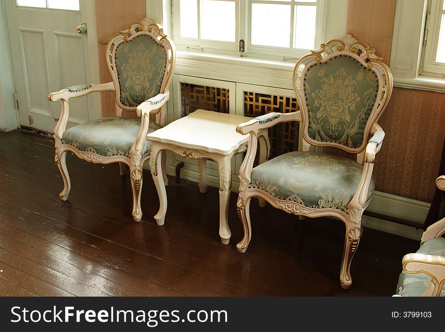 Exquisite chairs in a cmfortable modern room.