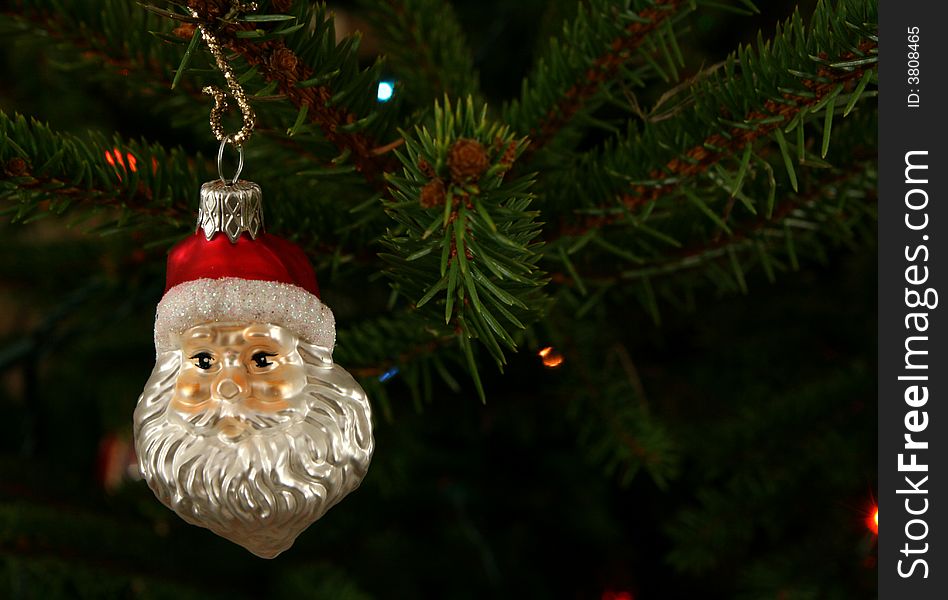 Christmas decoration - christams tree with bulbs