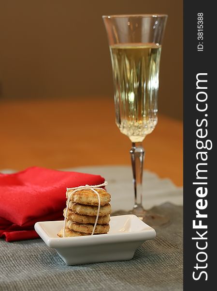 Cookies and champagne for an elegant dessert