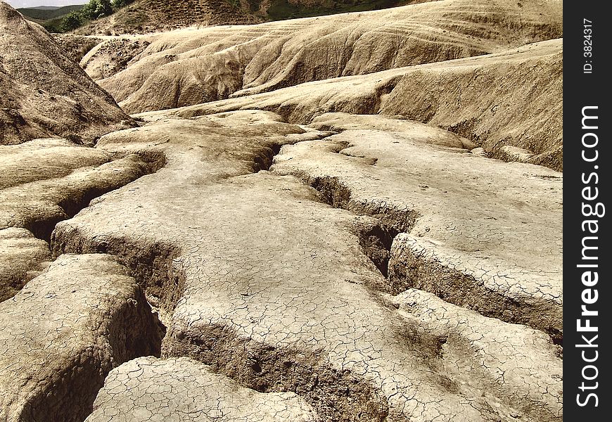 Very dry and broken ground. Very dry and broken ground.