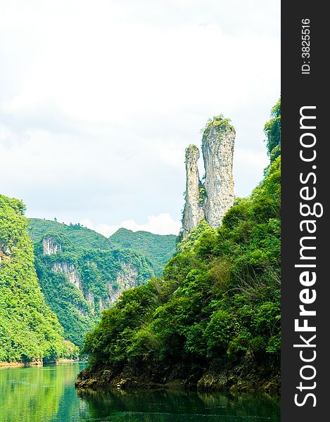 China's Guizhou Green Mountain White Cloud blue syk