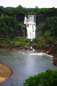 Iguassu (Iguazu; Iguaçu) Falls - Large Waterfalls Royalty Free Stock Photography Iguassu (Iguazu; Iguaçu) Falls - Large Waterfalls Royalty Free Stock Photography