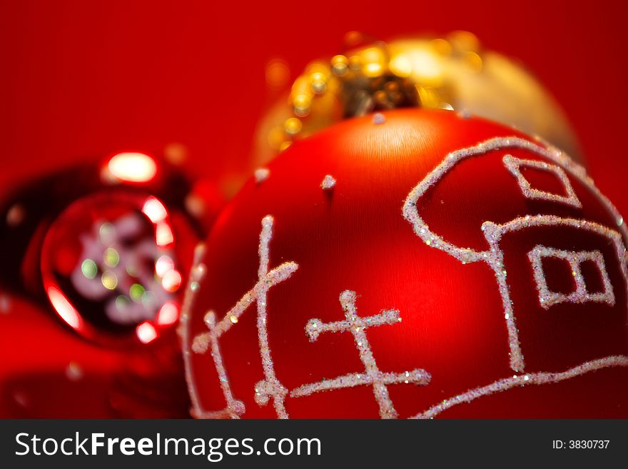Christmas decoratioт red ball with white ornament