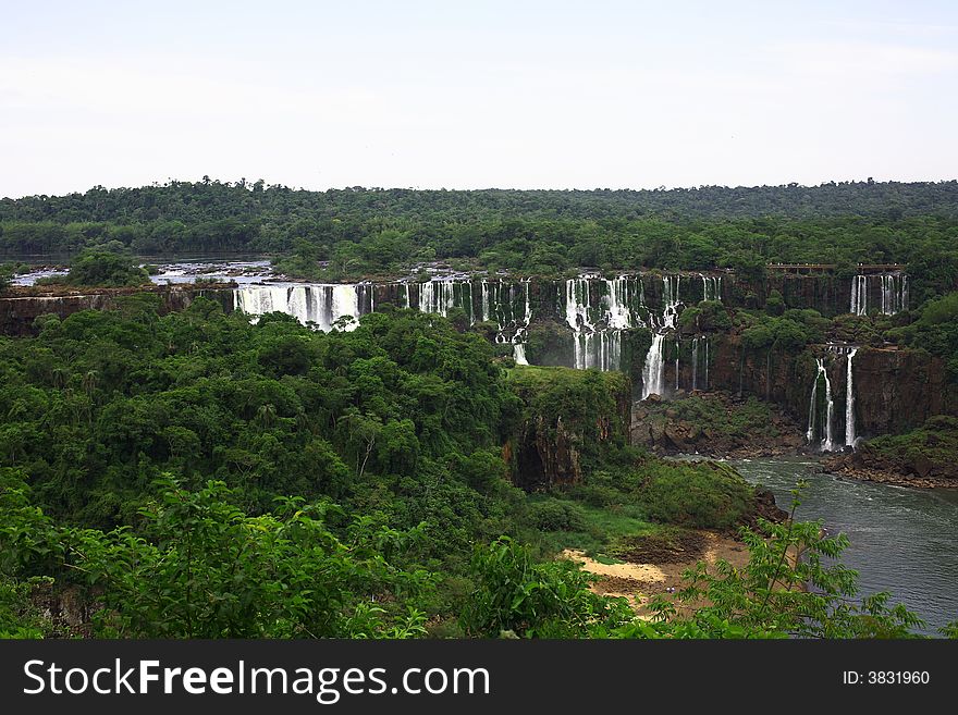 Iguassu (Iguazu; IguaÃ§u) Falls - Large Waterfalls