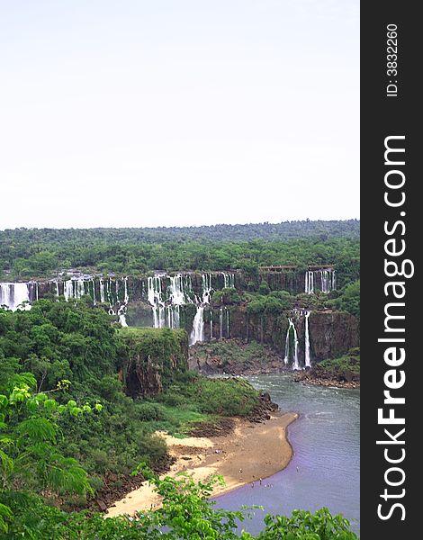 Iguassu (Iguazu; IguaÃ§u) Falls - Large Waterfalls