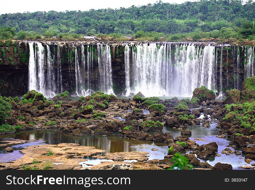 Iguassu (Iguazu; Iguaçu) Falls - Large Waterfalls