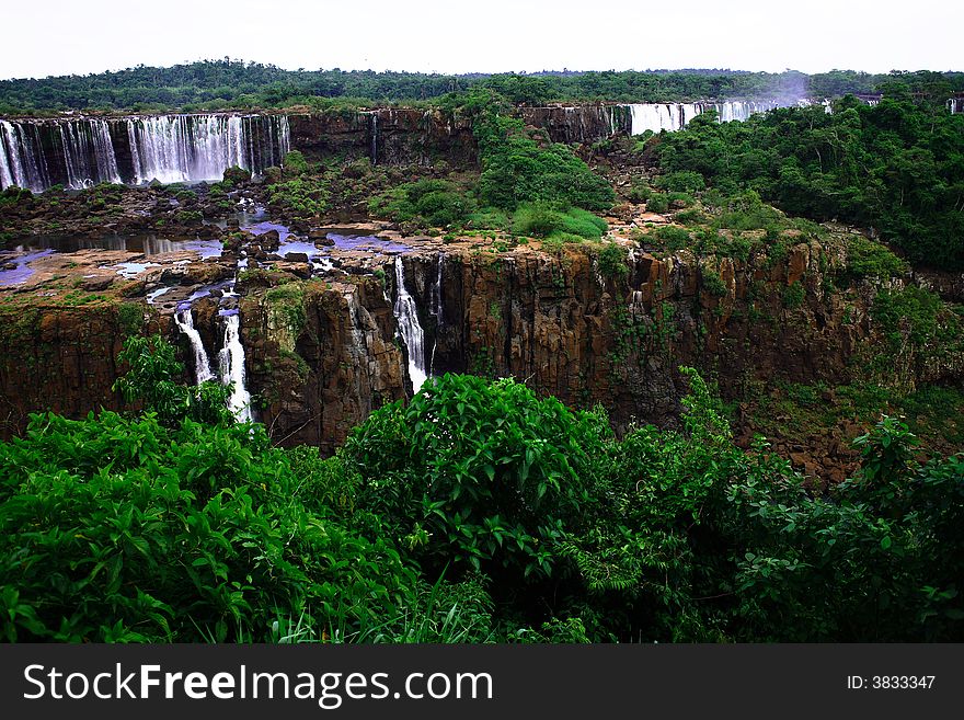 Iguassu (Iguazu; Iguaï¿½u) Falls - Large Waterfalls