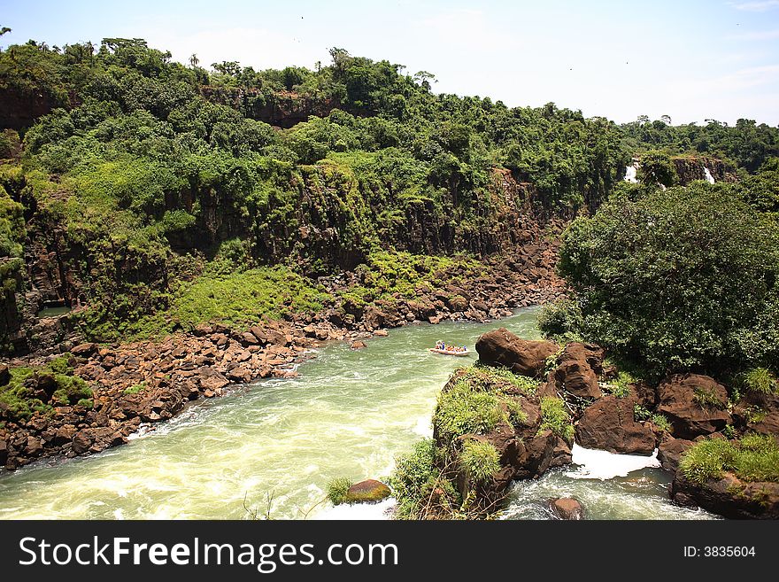 Iguassu (Iguazu; IguaÃ§u) Falls - Large Waterfalls