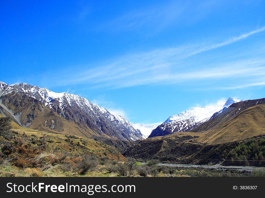 Snow Mountain In New Zealand