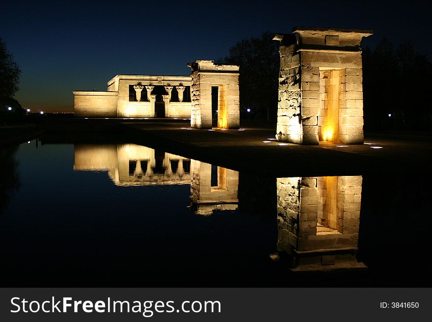 Temple Of Debod (templo De Deb