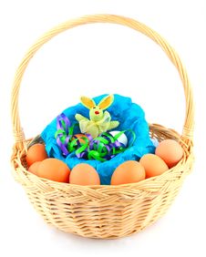 Easter Bunny In A Basket With Eggs Royalty Free Stock Images Easter Bunny In A Basket With Eggs Royalty Free Stock Images