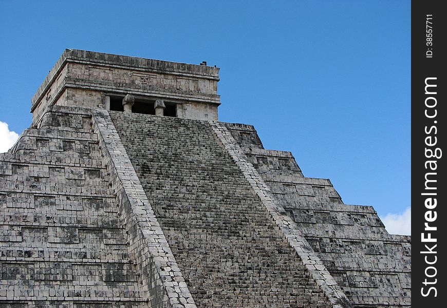 Kukulkan pyramid in Chichen Itza, Mexico