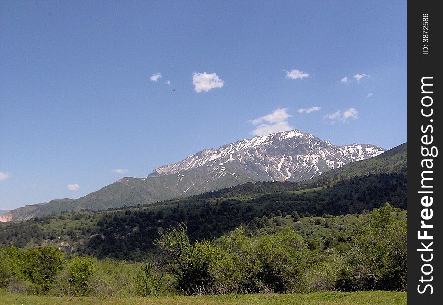 Snow mountain. Uzbekistan, Chimgan region, spring 2006