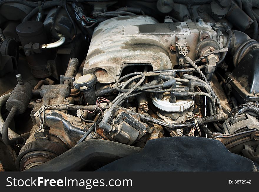 Powerful and dusty engine