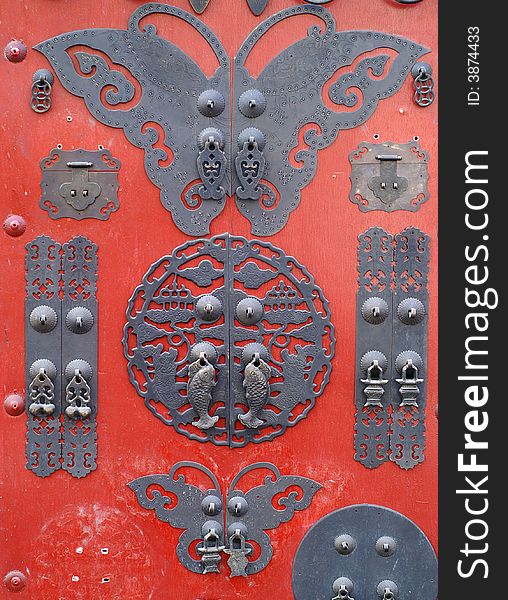 Metal Chiese door decoration,found in coloured glaze factory antique market in Beijing,which are used to knocked at the door like doorbell. Metal Chiese door decoration,found in coloured glaze factory antique market in Beijing,which are used to knocked at the door like doorbell