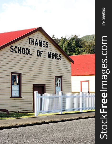 Thames School of Mines.