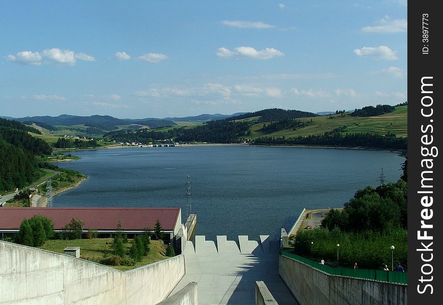 The dam is in Poland but the view is Slovakia. The dam is in Poland but the view is Slovakia.