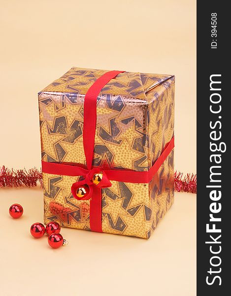 Gold Parcel - Goldenes Geschenkpaket