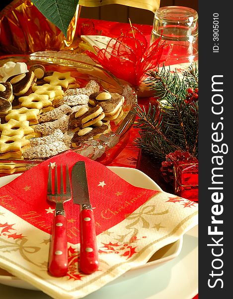 Christmas table setting with biscuits