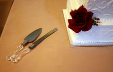 Cutting The Cake Royalty Free Stock Photos Cutting The Cake Royalty Free Stock Photos
