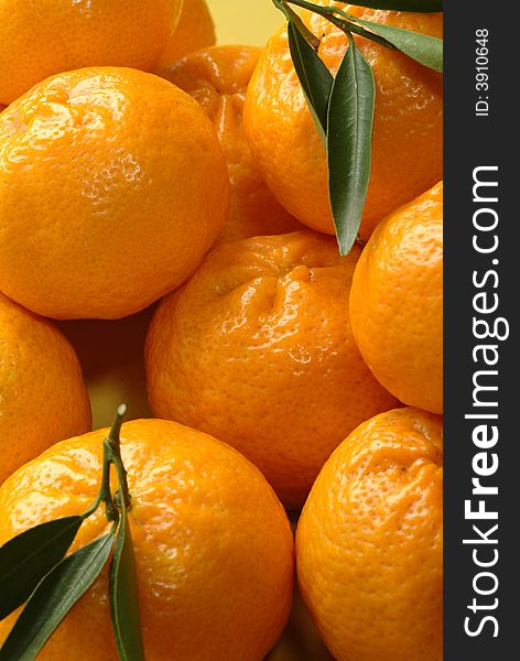 A group of fresh tangerines