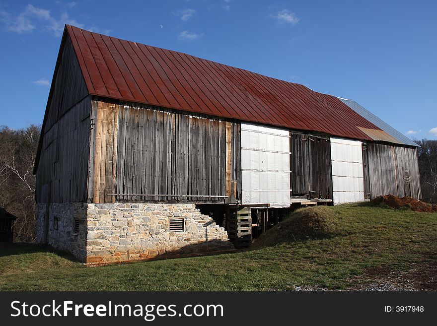 Historic Barn located near the middle bridge on Antietam National Battlefield. Historic Barn located near the middle bridge on Antietam National Battlefield
