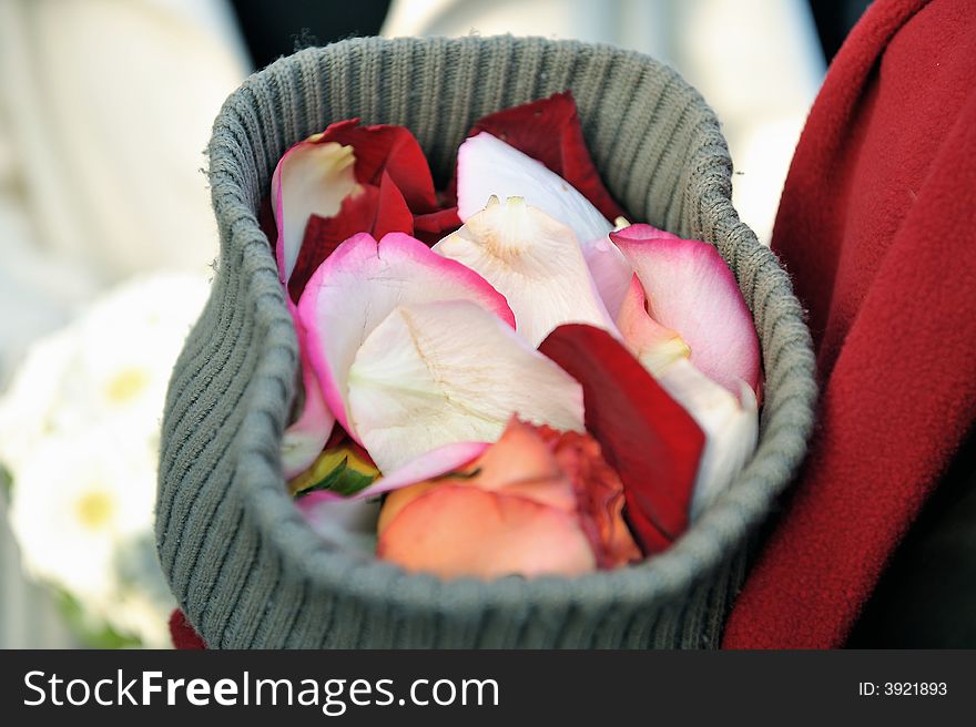 A lot of colorfull wedding flowers in a hat