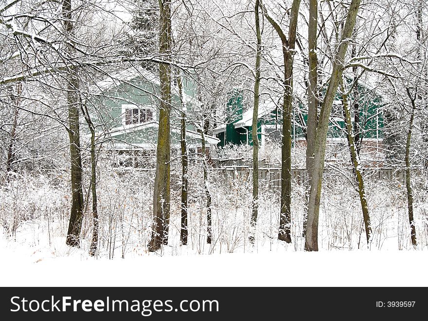 Winter scenery in a suburban area.