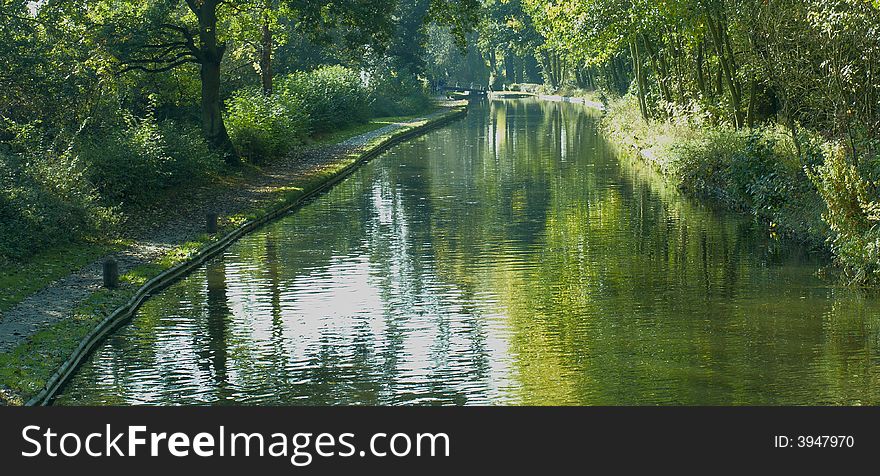 A view of the Stratford upon avon canal, Preston Bagot flight of locks, Warwickshire, Midlands England UK.