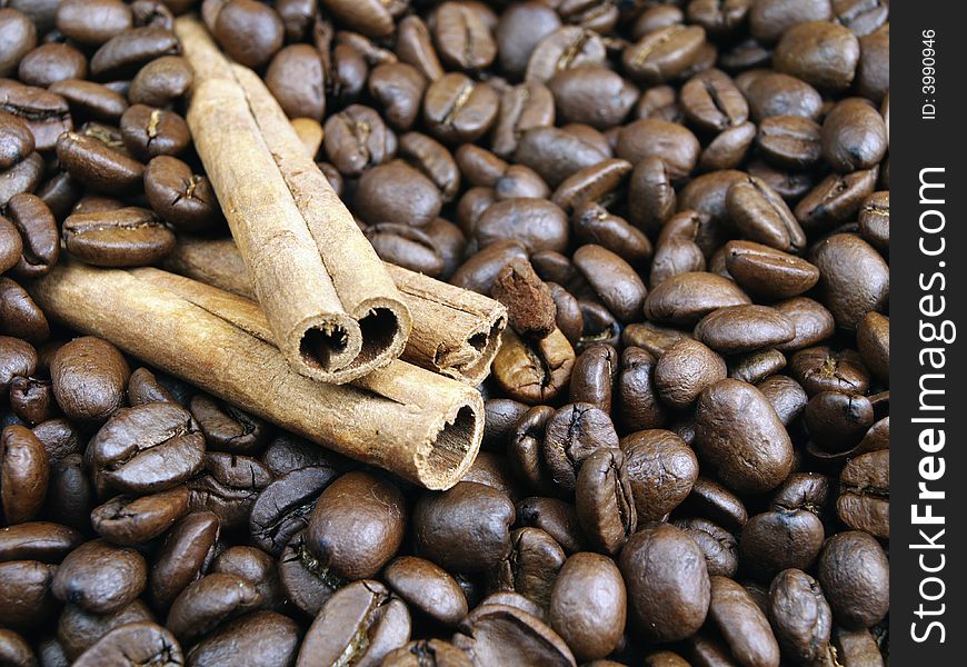 Coffee beans background / coffee beans and cinnamon