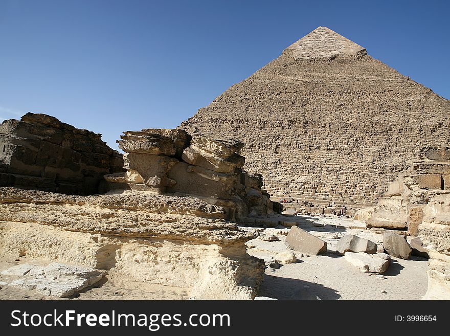 The Great Pyramid Of Giza End Rubble Of The Templ.