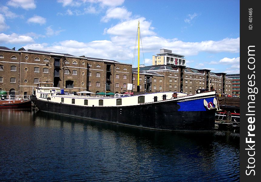 This is the Docklands Museum. This is the Docklands Museum.