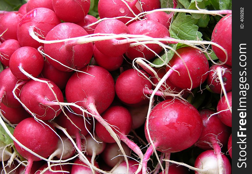 Taken at a weekend market in Aix-en-Provence. One can almost taste the freshness of these beautiful radishes when looking at this pic!