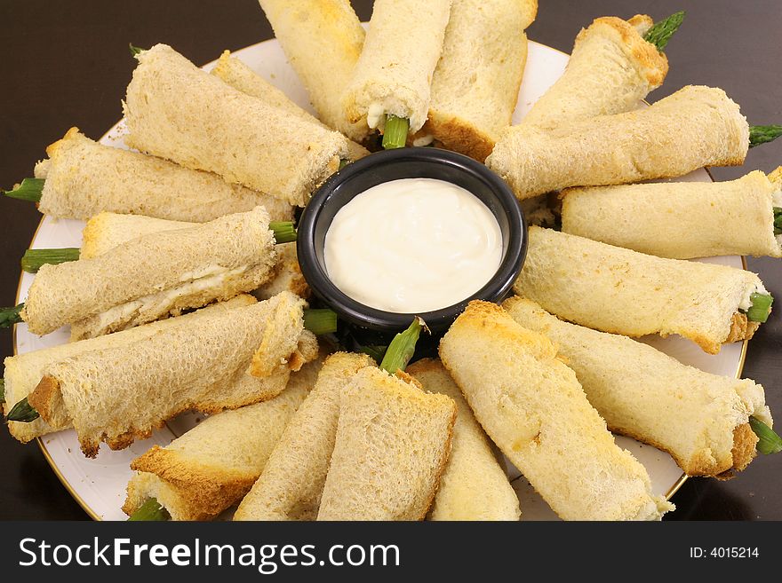 A plate of vegetarian fingerfoods