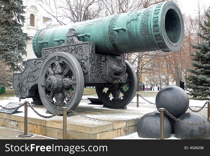 The huge Tsar Cannon in Moscow's Kremlin cast in 1586. This 89cm bore cannon has never been fired and the cannonballs by its.