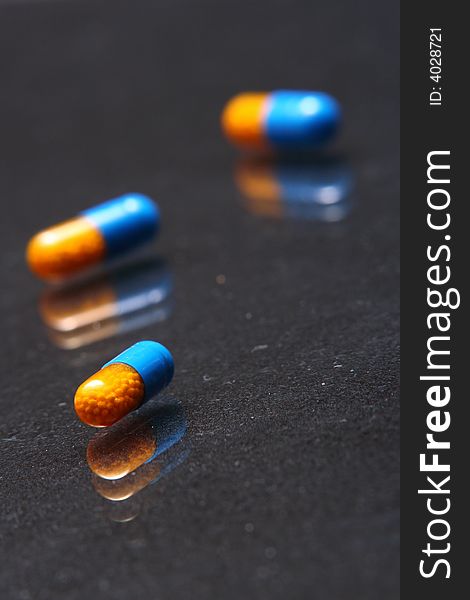 Some pills using in medication.