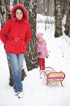 Mother And Child Stand In Park At Winter Royalty Free Stock Image Mother And Child Stand In Park At Winter Royalty Free Stock Image