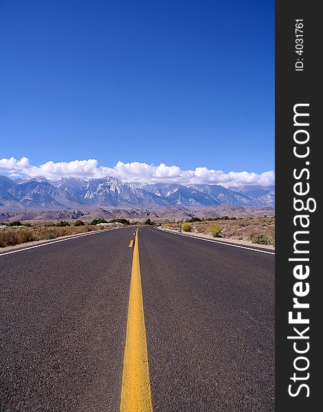 Road to Sierra Mountains, California. Road to Sierra Mountains, California
