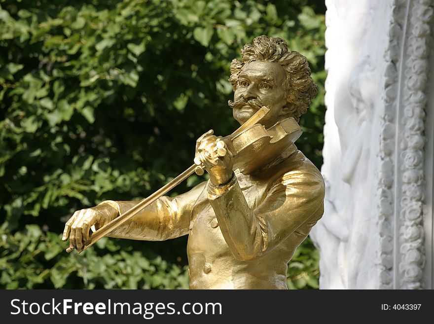 Strauss statue in Stadtpark in Vienna, Austria