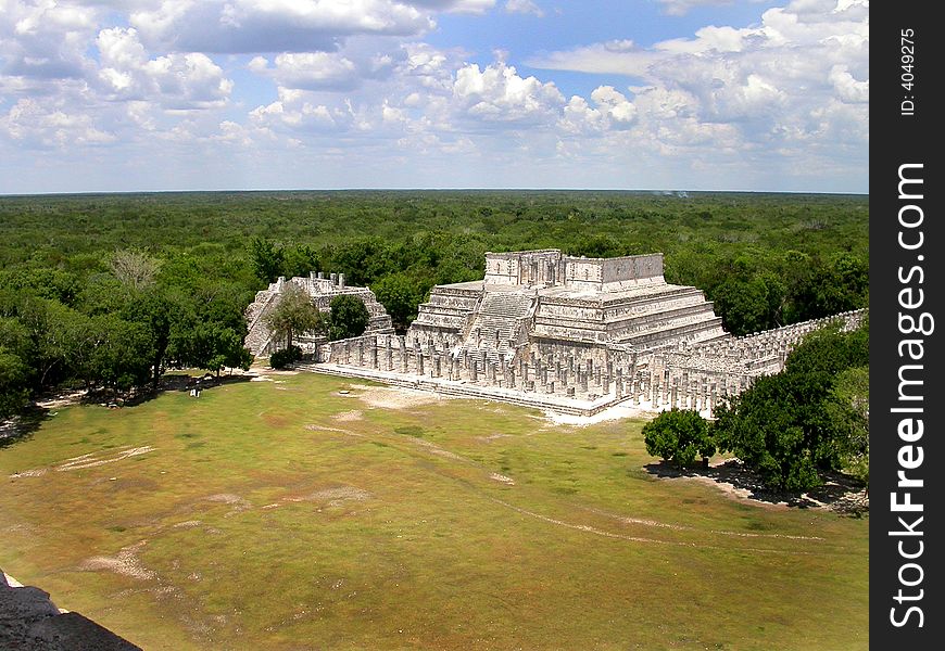 This is the market place at Chichen-itza. This is the market place at Chichen-itza.