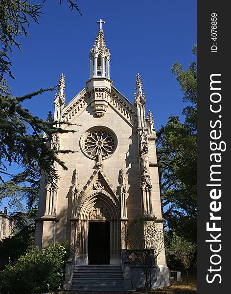 Small church near the city of HyÃ¨res in French Riviera