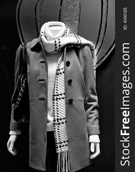 Mannequin in black and white