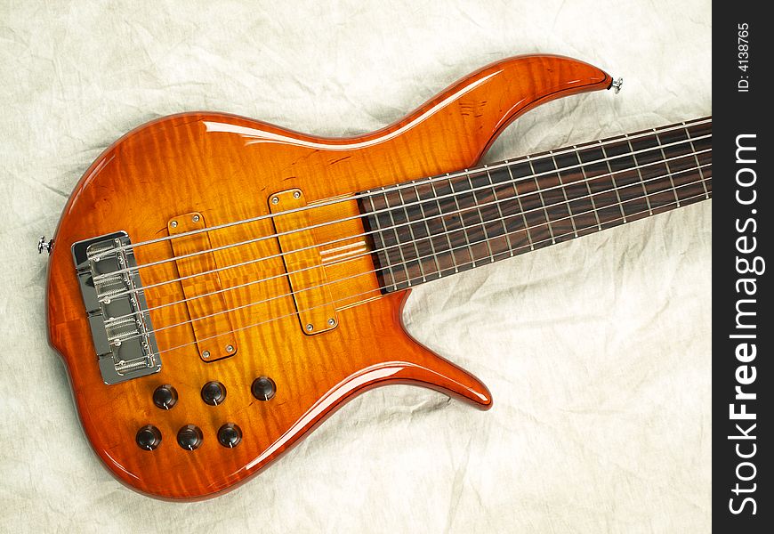 Bass guitar honey color body 1